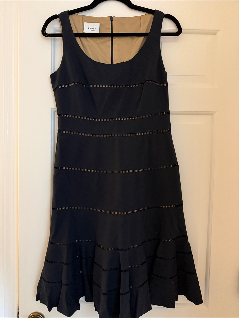 Akris Punto Black Sleeveless Scoop-Neck Ruffled-Hem Dress